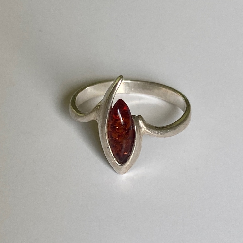 Vintage 925 sterling silver amber ring